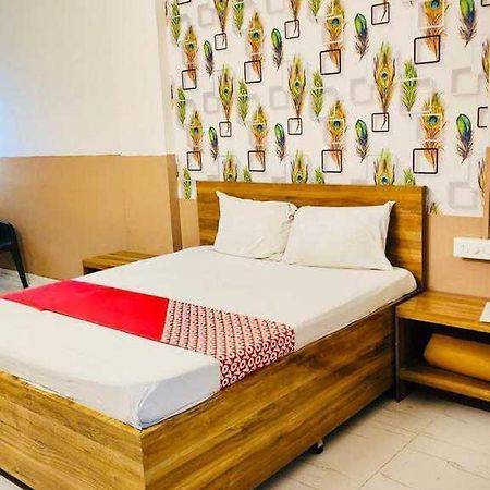Hotel Royal Lodging Phursungi Bagian luar foto